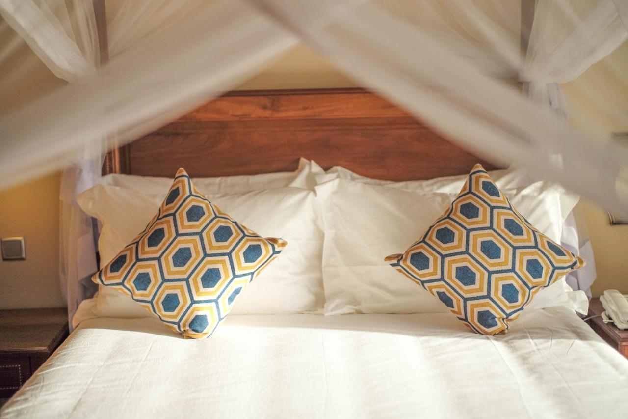 No 5 Boutique Hotel Limited 엔테베 외부 사진