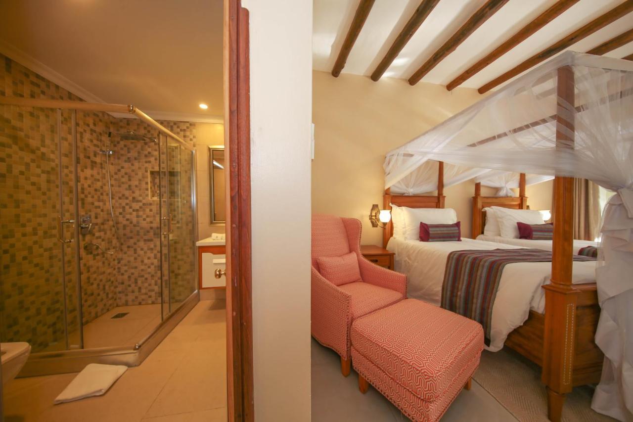 No 5 Boutique Hotel Limited 엔테베 외부 사진